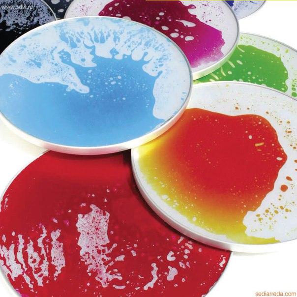 Design top for bar or restaurant table , round or square, with polymer surface and colored liquid, different sizes and colors
Живые столешницы с постоянно меняющимся рисунком
Table top for bars and restaurants, with ultramodern design. The surface is a shell of durable transparent polymer, containing a colored liquid.
The liquid is contained in a thin interspace and moves below the surface; pressing the top the liquid moves, giving rise to a fun piece of furniture ever changing.
The outer edge is made of metal. Different colors are available, always on a white background. #Столыдлякафе #стол #подстолья #столешницы #бирюзовый #жемчуг #мебель #изделияиздерева #массив #дизайн #дизайнер #дизайнмебели #предметыинтерьера #интерьер #декор #мебельназаказ #столярныйцех #столярнаямастерская #столяр #москва #питер #дагестан #чечня #махачкала #грозный #избербаш #хасавюрт #каспийск #дербент #буйнакск #3DVL  #кухни #мдф #ral #blum #miacucina #odisseyural #himacs #искусственныйкамень #столешницы #подоконники #архитектор #одиссейурал #лестницы #кухни #панели #изделияизкамня #екатеринбург #дизайнинтерьера #ванныекомнаты #барныестойки #мебельназаказекатеринбург #мебельназаказ #длядома #каримрашид #karimrashid #sparkle #solid #marmo #granite
The top is completely made in 3DVL Russia and is available in round or square shape, with the following dimensions:
    ∅ 60 cm, weight 8.0 kg;
    ∅ 90 cm, weight 12.0 kg;
    60 x 60 cm, weight 8.0 kg;
    90 x 90 cm, weight 12.0 kg.